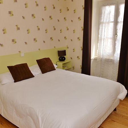 Logis Hotel De La Poste Mornant Zewnętrze zdjęcie