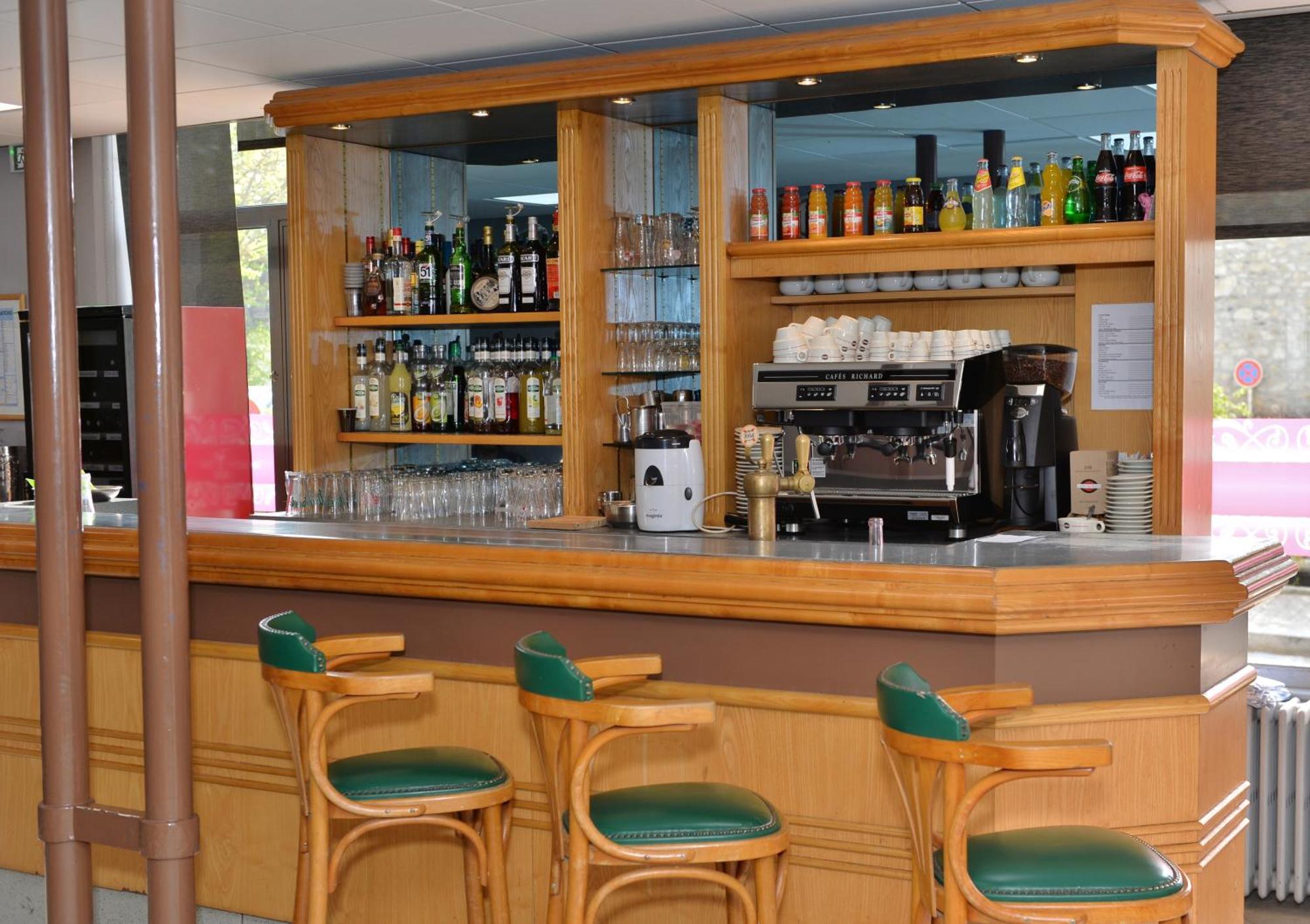 Logis Hotel De La Poste Mornant Zewnętrze zdjęcie